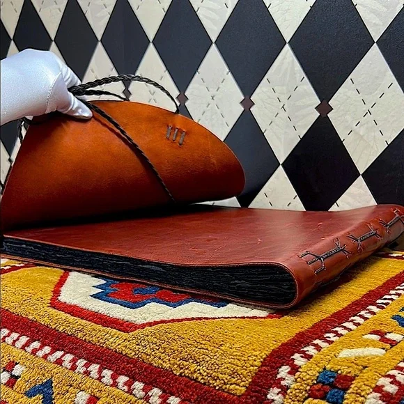 Artisan Handmade Leather Artist’s Folio – Masterpiece for Discerning Creatives - Picture 10 of 17